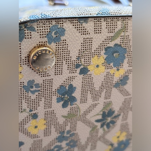 Michael Kors Cindy Vanilla Dome Satchel Purse Floral Print Blue Yellow Leather - Picture 17 of 17